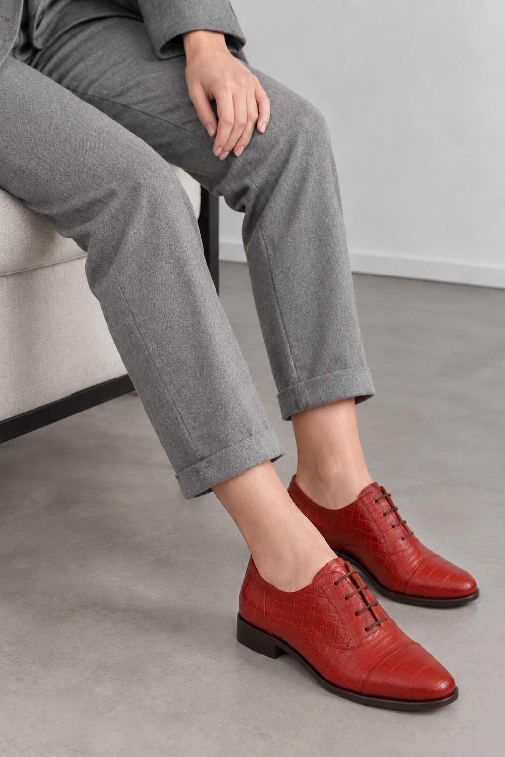 Women's red classic oxfords and derby shoes with round toe and chunky rubber lug sole - Top view